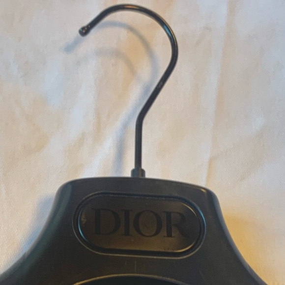 Dior White Garment Bag with Black Velvet Dior Hanger - Picture 4 of 4